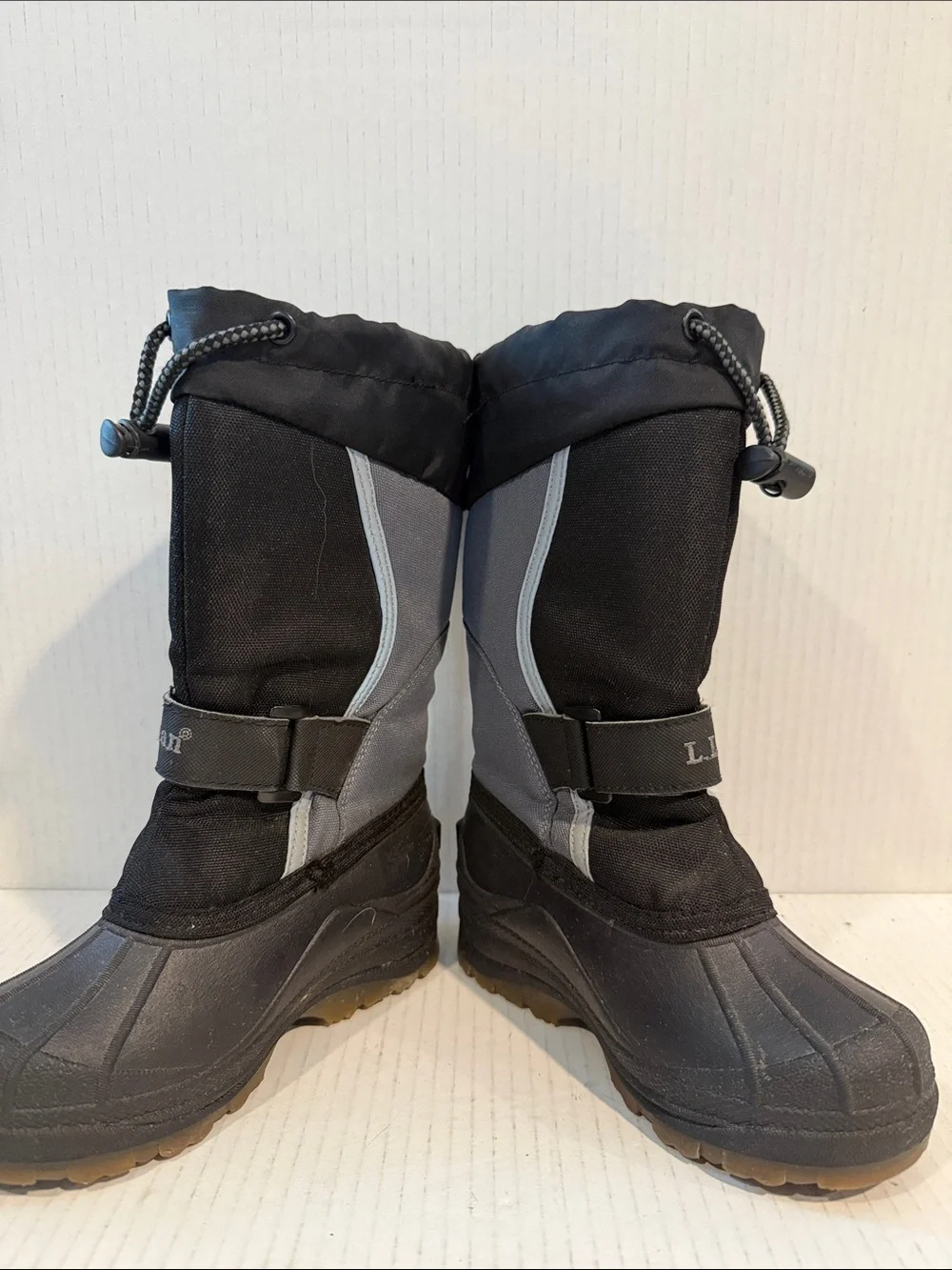 L.L. Bean Kids Northwoods Black and Gray Winter Boots with Drawcord Top (sz 11)